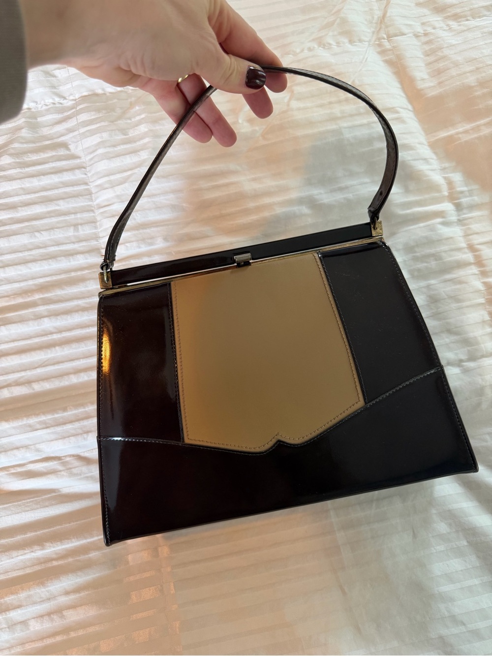 Vintage Elegant Two-Tone Brown and Tan Women’s Shoulder Bag